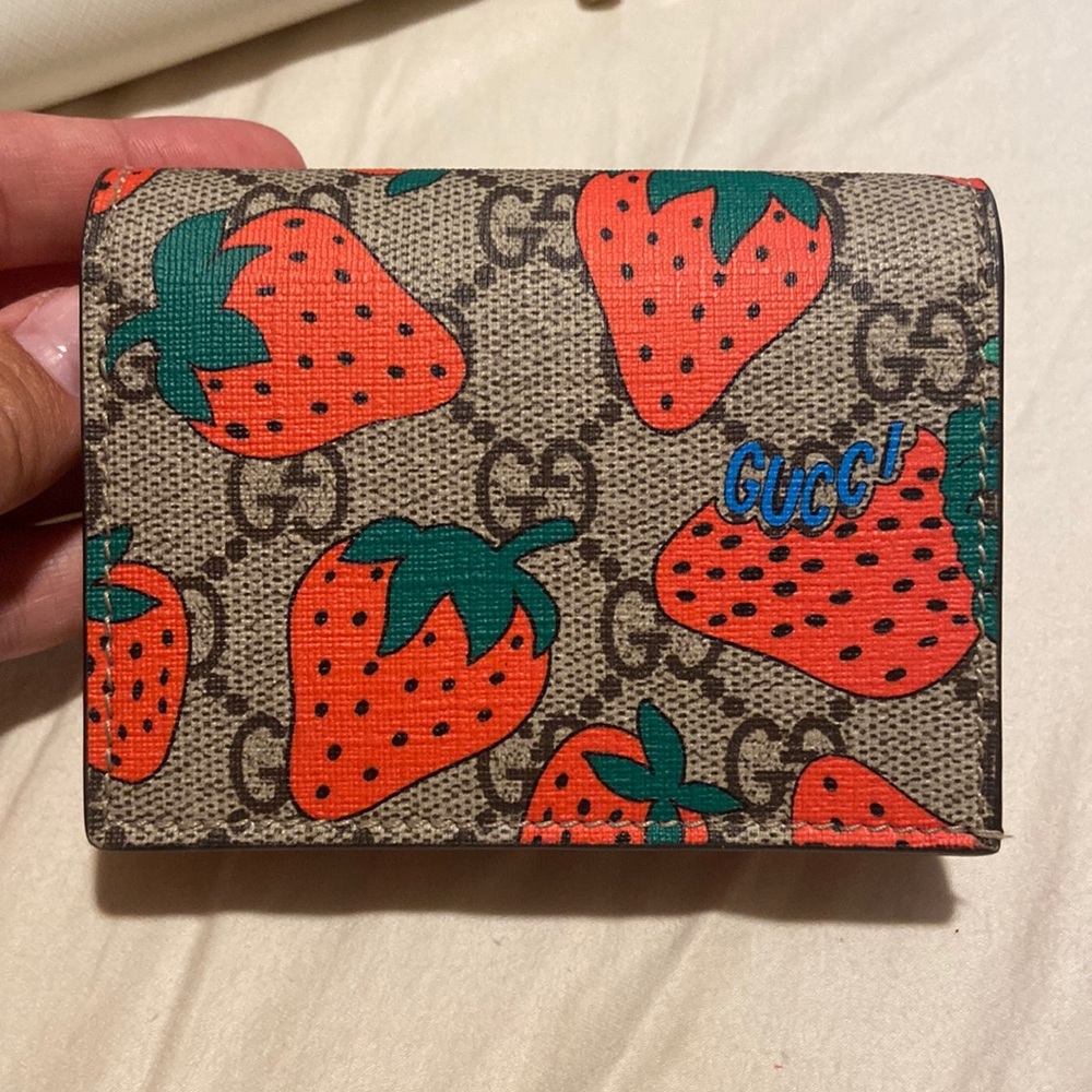 Gucci strawberry wallet